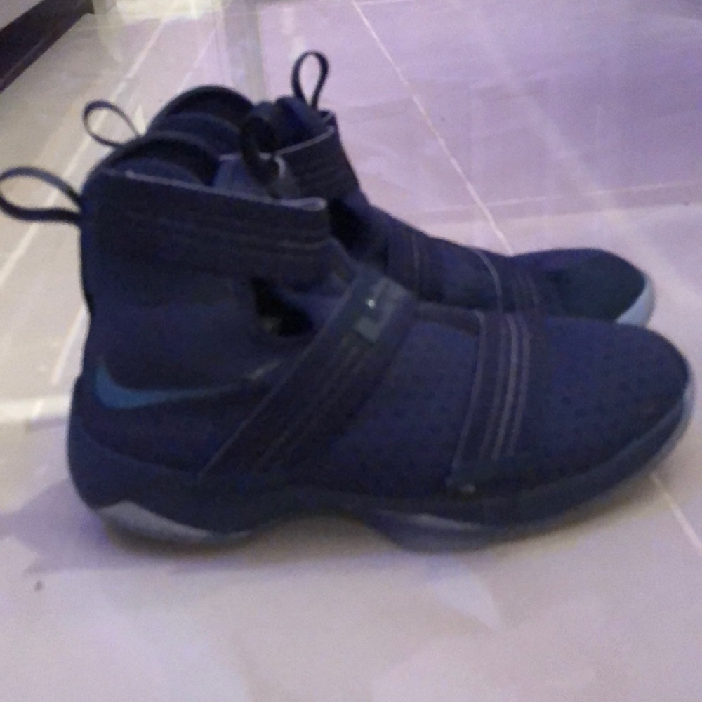 Nike Lebron Zoom Soldier 10